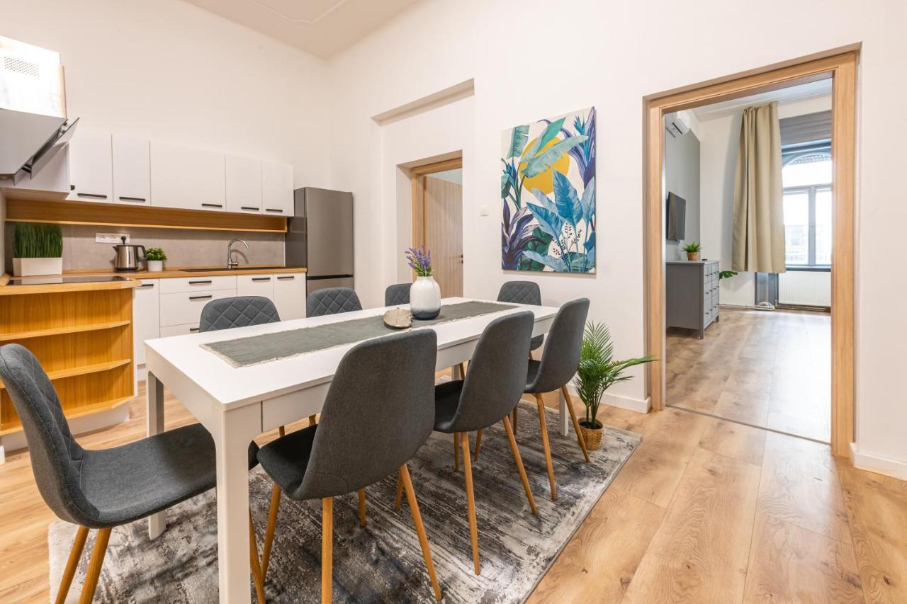 Deluxe Kazincy Apartment In The Heart Of Budapest Budapeste Exterior foto