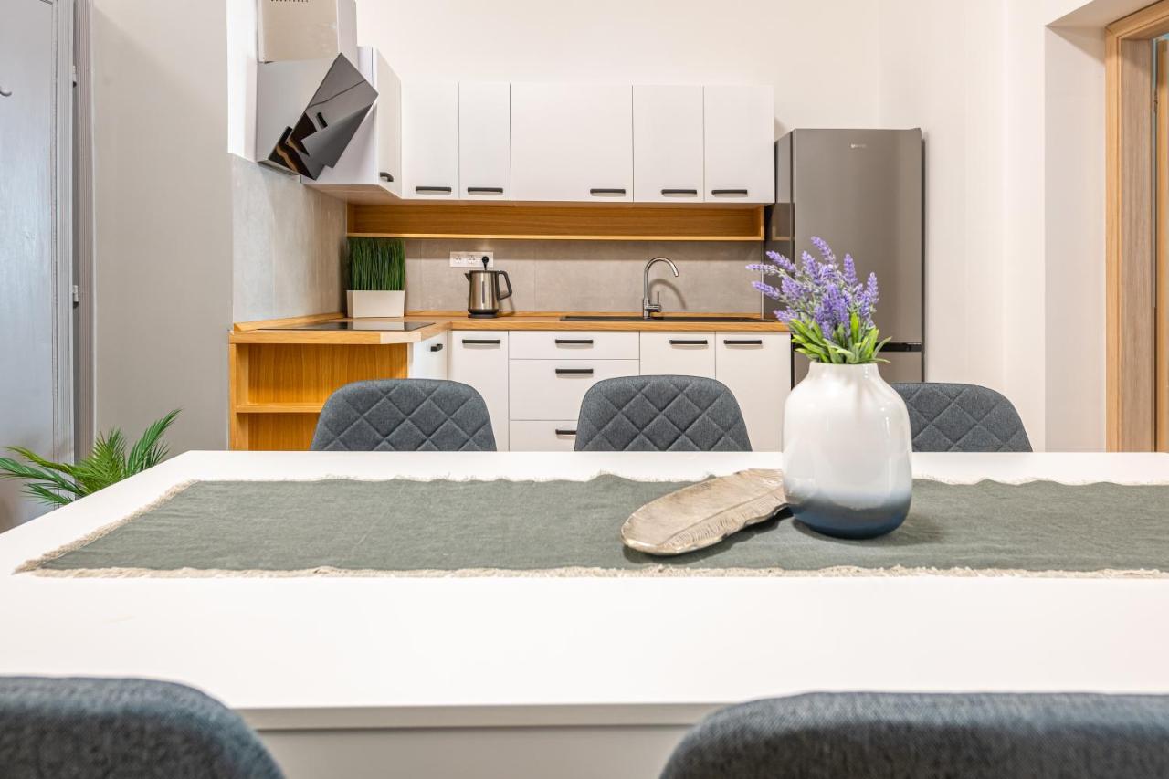 Deluxe Kazincy Apartment In The Heart Of Budapest Budapeste Exterior foto