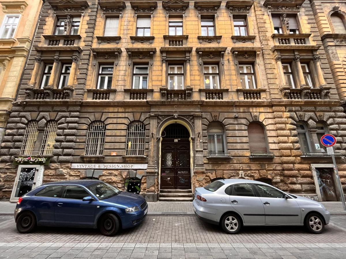 Deluxe Kazincy Apartment In The Heart Of Budapest Budapeste Exterior foto